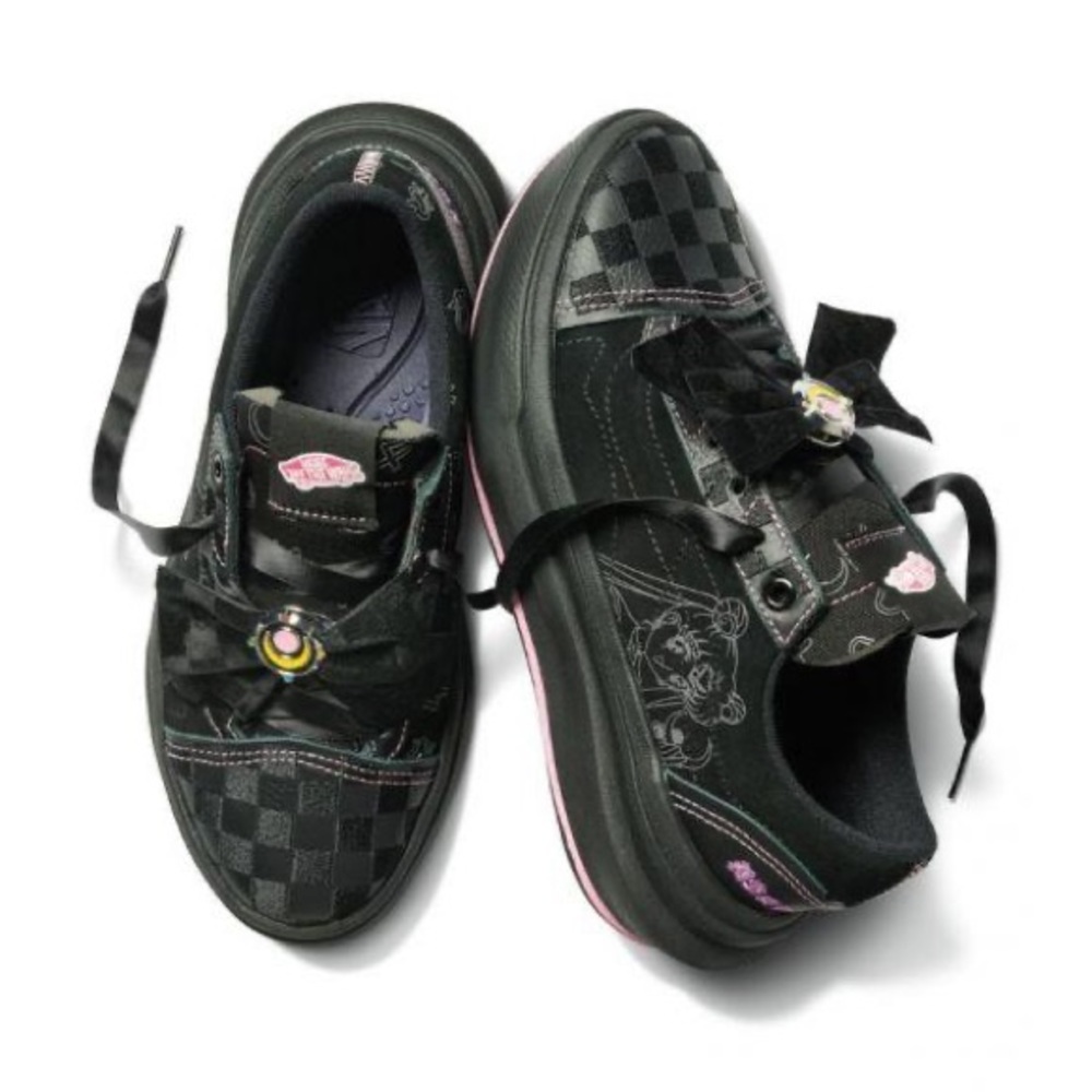 NWT Vans x Sailor Moon Old Skool Overt Comfy Cush size 9